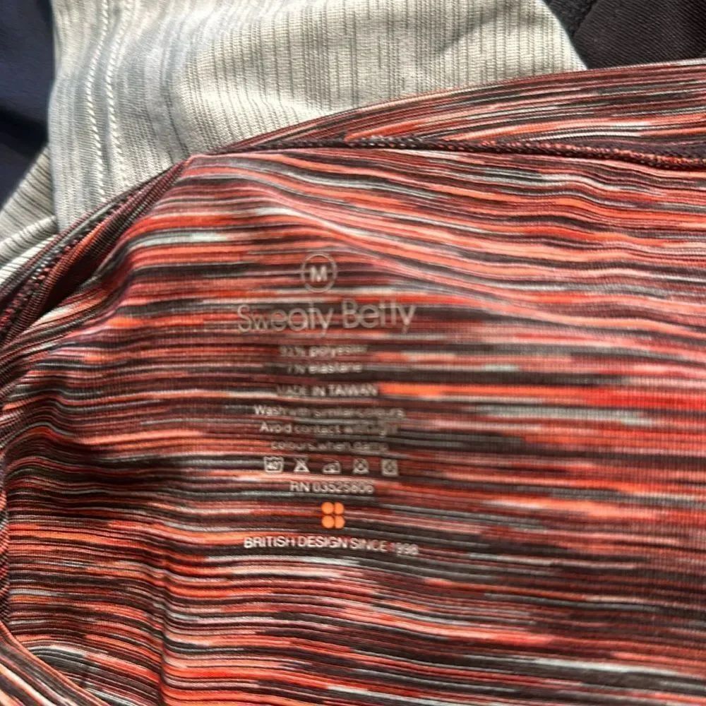 Sweaty Betty top M (3450) - Picture 6 of 6